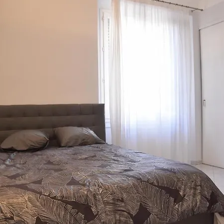4 Personnes La Renaissance Γκρενόμπλ